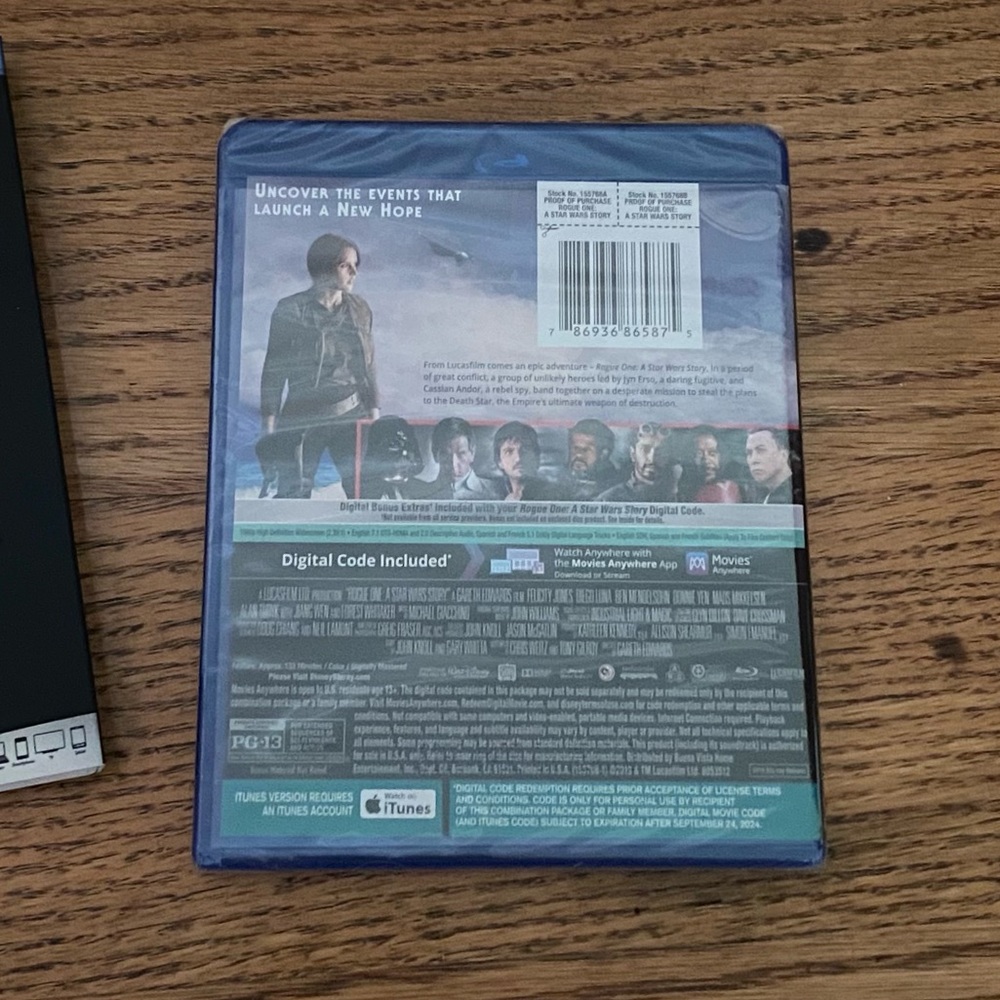 Rogue One: A Star Wars Story Blu-ray + Digital Code - NWT - Picture 5 of 6